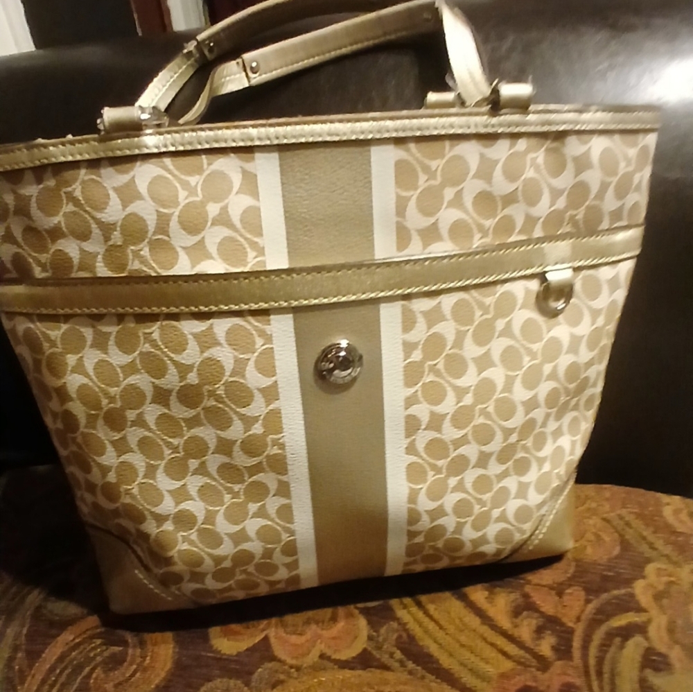 Sale!!Coach Heritage Chelsea Signature Logo C Shoulder Tote Bag Purse White Gold